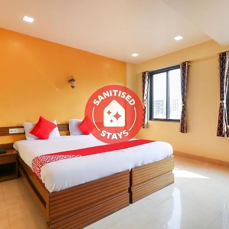 Oyo 10679 Hotel Nanashree Executive Vagholi Exteriör bild