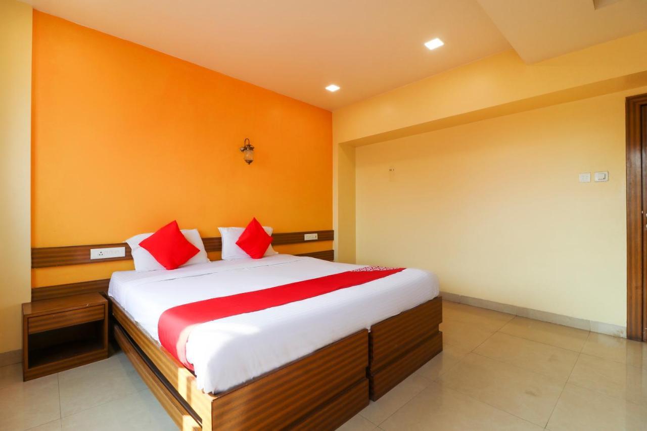 Oyo 10679 Hotel Nanashree Executive Vagholi Exteriör bild