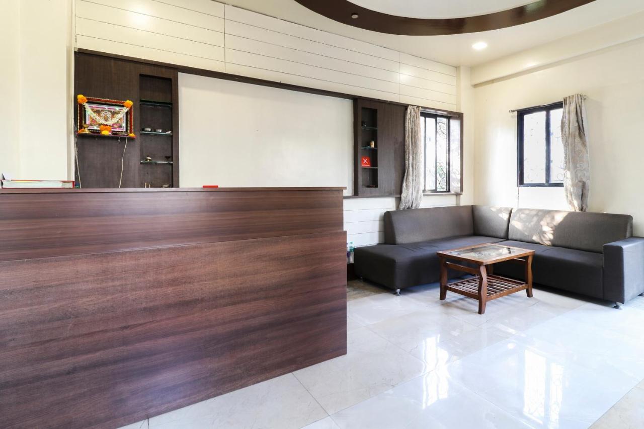 Oyo 10679 Hotel Nanashree Executive Vagholi Exteriör bild